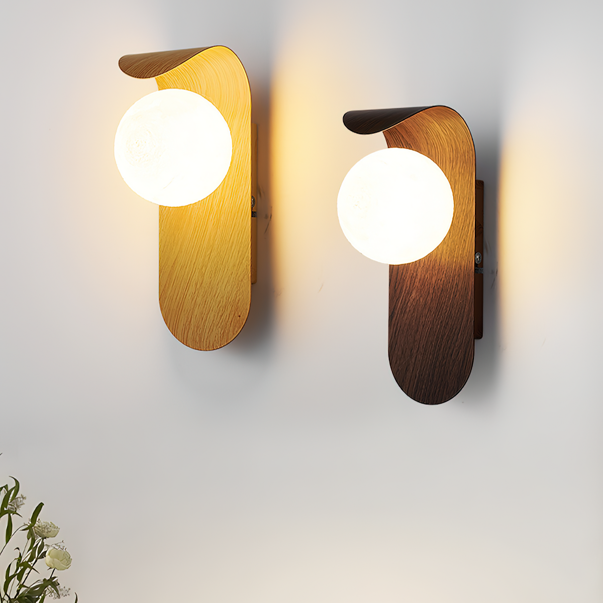 Applique Murale en Bois avec Globe
