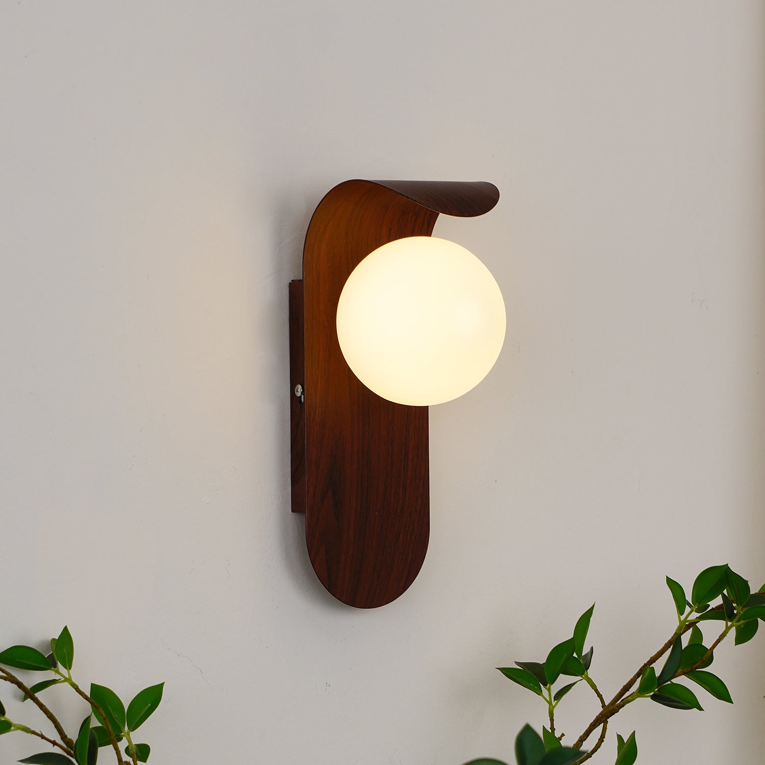 Applique Murale en Bois avec Globe