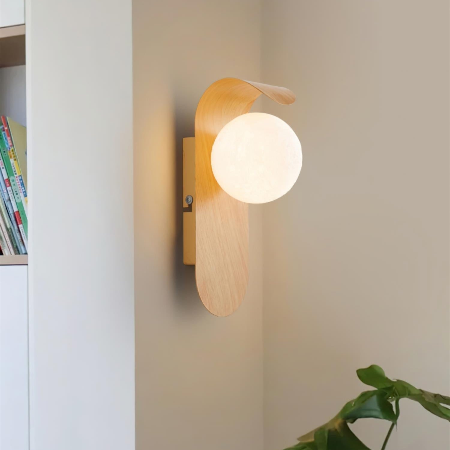 Applique Murale en Bois avec Globe