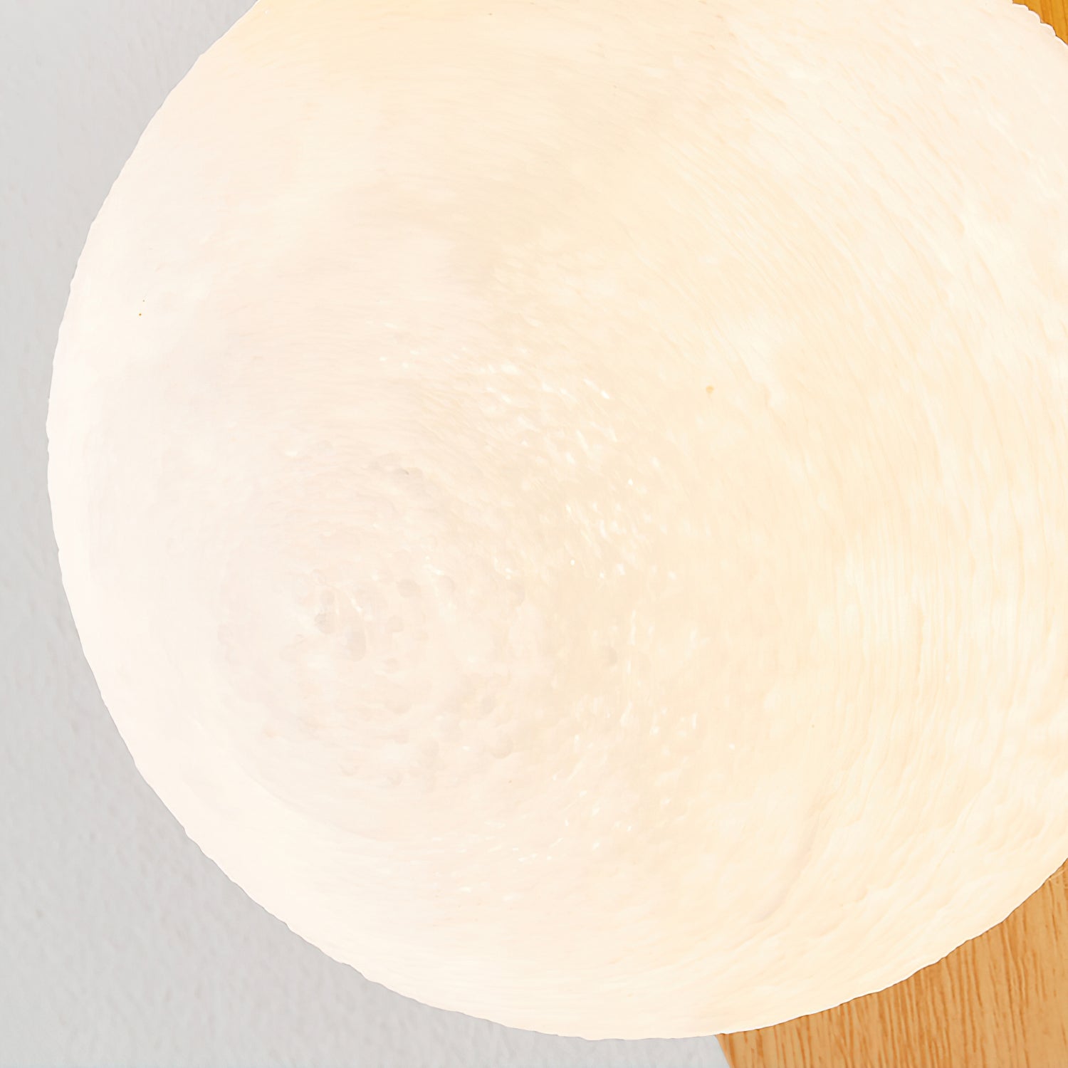 Applique Murale en Bois avec Globe