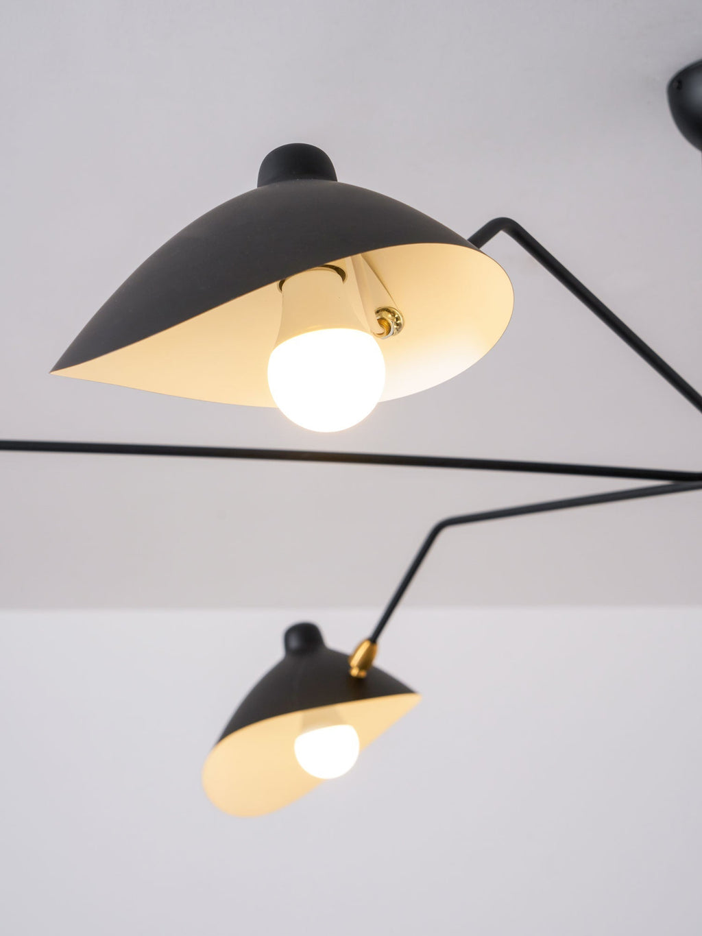 Plafonnier Linéaire à Bras Minimaliste