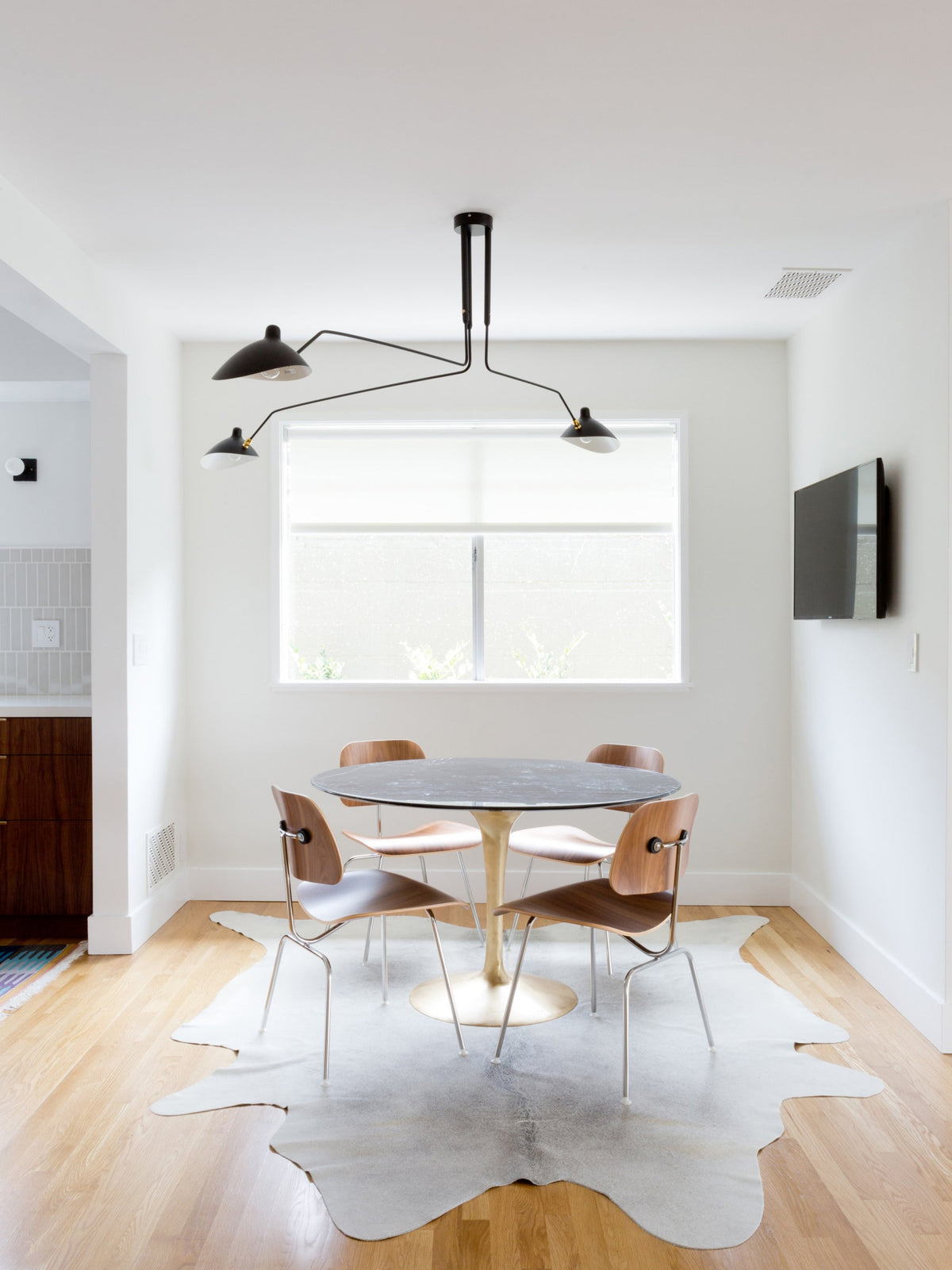 Plafonnier Linéaire à Bras Minimaliste