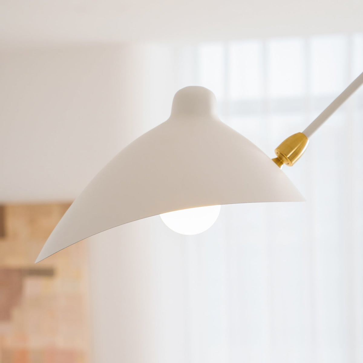 Plafonnier Linéaire à Bras Minimaliste