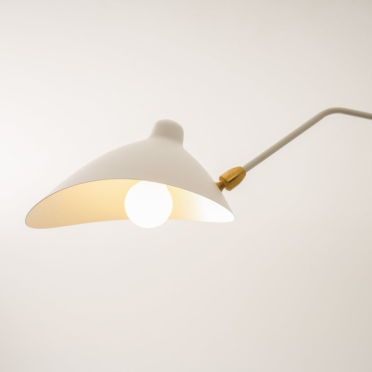 Plafonnier Linéaire à Bras Minimaliste
