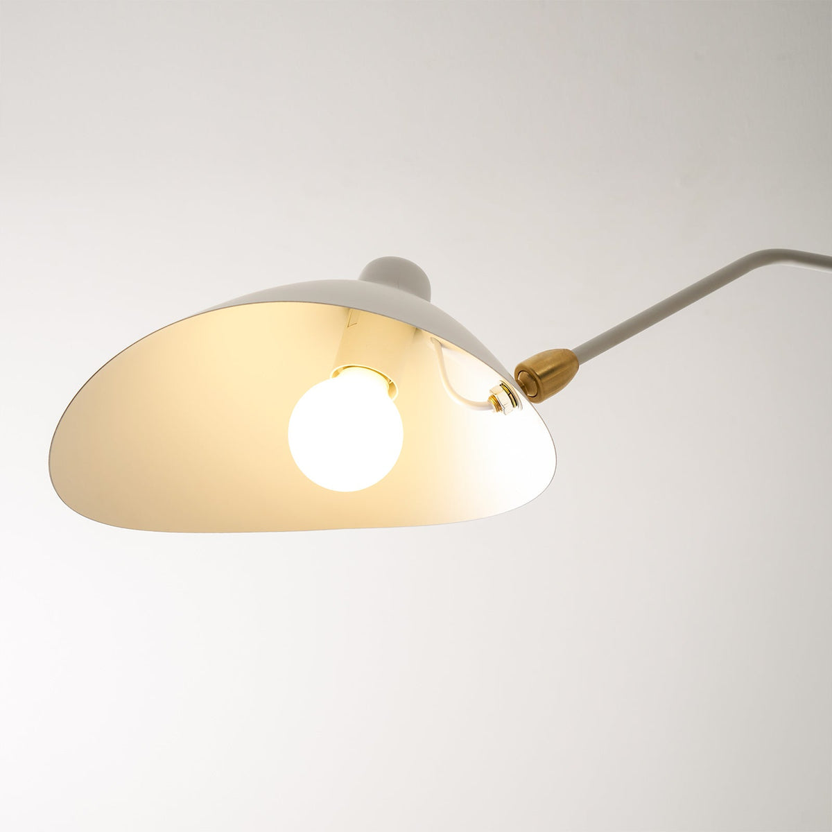 Plafonnier Linéaire à Bras Minimaliste