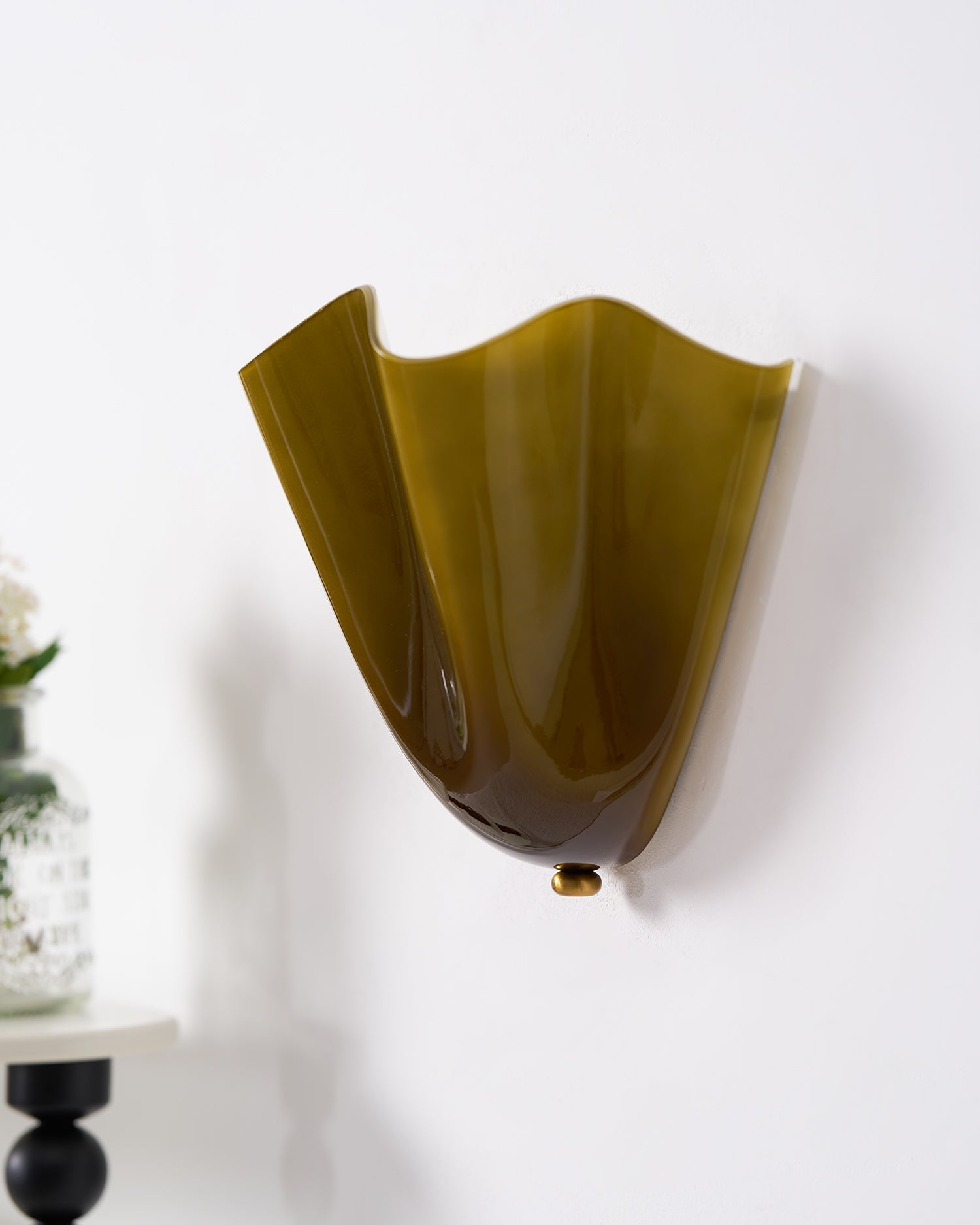 Applique Murale Courbe Sculpturale en Verre