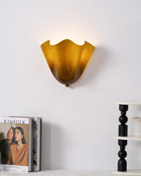 Applique Murale Courbe Sculpturale en Verre